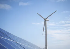 Η Κίνα κατασκευάζει το 64% του παγκόσμιου συνόλου νέων έργων ΑΠΕ