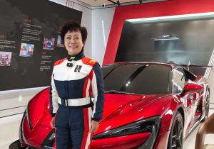 Stella Li, CEO της BYD: «Θέλουμε να είμαστε στην πρώτη γραμμή της παγκόσμιας αυτοκινητοβιομηχανίας»