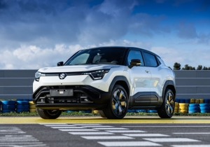 Η Suzuki ανακοινώνει τις τιμές του e VITARA