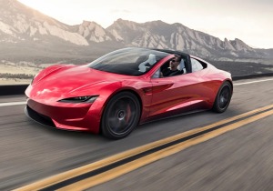 Tesla Roadster: Το υποσχέθηκαν, το πλήρωσαν… αλλά δεν το είδαν ποτέ!