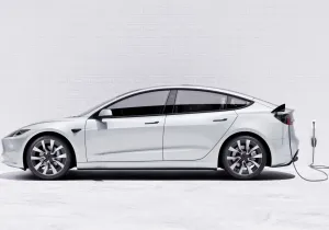 Tesla: Ακριβότερο πλέον το Model 3 – Δείτε πόσο κοστίζει στην Ελλάδα