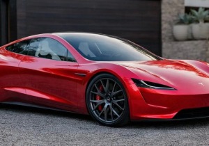 Το Tesla Roadster θα αποκαλυφθεί σε λίγες μέρες, σύμφωνα με τον Elon Musk