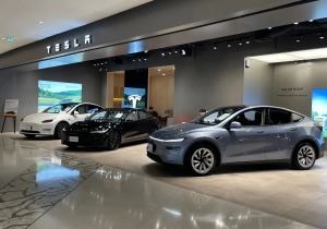 Tesla Model Y: Έρχεται νέα πιο οικονομική έκδοση με λιγότερα «καλούδια»
