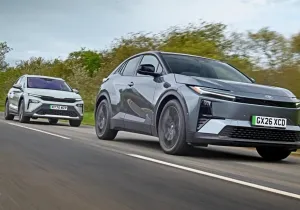 Skoda Elroq vs Toyota C-HR+ – Μονομαχία των κορυφαίων ηλεκτρικών SUV
