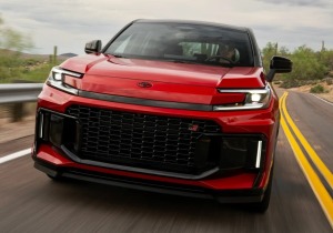 RAV4 GR Sport – Όταν ο ηλεκτρισμός συναντά την αδρεναλίνη!