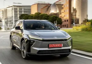 Οδηγώντας το νέο Toyota bZ4X: Έρωτας με τη δεύτερη ματιά