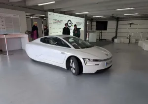 VW XL1: Το PHEV αυτοκίνητο του «1 λίτρου» που προηγήθηκε της εποχής του