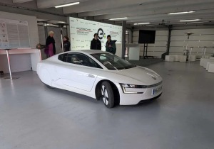 VW XL1: Το PHEV αυτοκίνητο του «1 λίτρου» που προηγήθηκε της εποχής του