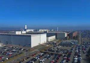 Volkswagen: Πράσινη ηλεκτρική ενέργεια σε όλα τα εργοστάσια επαγγελματικών οχημάτων