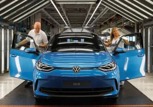 Η Volkswagen ταράζει τα νερά: Ηλεκτρικά από €20.000 με νέες LFP μπαταρίες