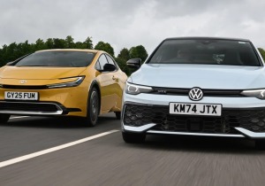Volkswagen Golf GTE vs Toyota Prius: Σκληρό πόκερ