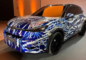 Νέο Volkswagen T-Roc R: «Καυτό» crossover με 328 ίππους και λειτουργία drift