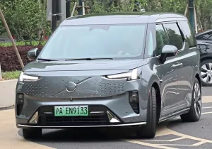 Volvo EM90: Ο απόλυτος «δολοφόνος» των SUV