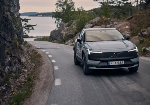 Volvo EX30 Cross Country: Ηλεκτρικό, στυλάτο και έτοιμο για περιπέτεια!