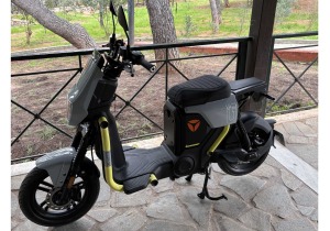 Yadea GFX Lite: Το ηλεκτρικό scooter που κάνει την πόλη παιχνίδι