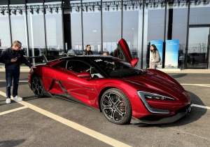 BYD Yangwang U9: Οδηγώντας το ταχύτερο αυτοκίνητο παραγωγής στον κόσμο