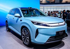 BYD: «Καταιγίδα» ηλεκτρικών στο Πεκίνο – Supercars 1.000+ PS, φόρτιση-αστραπή και νέα SUV