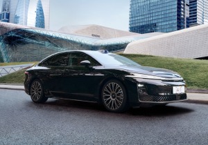 GAC Hyptec A800: Το Sedan με τον μακρύτερο φωτισμό και αυτόνομη οδήγηση L3