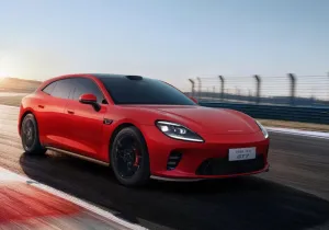 Κλώνος της Porsche Panamera από την Huawei