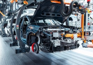 Η Audi φέρνει την παραγωγή των ηλεκτρικών SUV στις ΗΠΑ