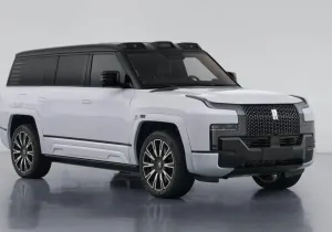 BYD U8L: Χρυσά 24Κ σήματα, αυτόνομη οδήγηση, κτηνώδη δύναμη και τιμή… Ferrari