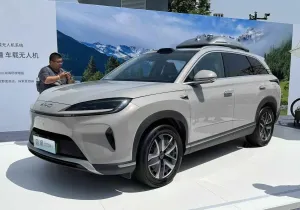 Η BYD επιτίθεται με το νέο Sealion 07 DM-i με μόλις $23.500 στη Κίνα!