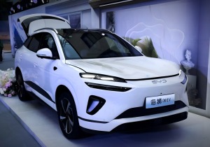 Αυτό είναι το ολοκαίνουργιο BYD Sealion 06 με 420 PS