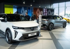 Τα νέα ηλεκτρικά Renault Scenic και Rafale θα έχουν αυτονομία 750 Km και θα φορτίζουν σε 10′