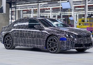 Η BMW κατασκεύασε το πρώτο ηλεκτρικό sedan Neue Klasse i3