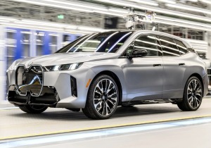 Η BMW ξεκίνησε την παραγωγή του νέου iX