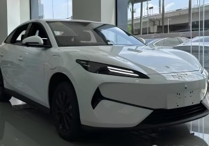 Νέο BYD e7: Το φτηνό αλλά πολυτελές Sedan που κάνει πάταγο!
