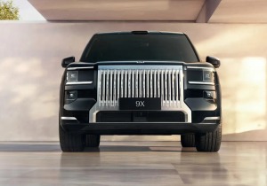 Έρχεται το Zeekr 9X: Με 0-100 σε 3” και 43.000 «διαμάντια» στα φώτα!