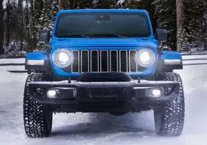 Η Jeep λανσάρει το νέο Wrangler 4xe Backcountry [video]