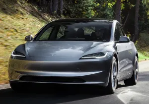 Η Tesla «σπάει» τα χρονόμετρα και ανεβάζει αυτονομία!