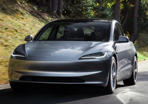 Η Tesla «σπάει» τα χρονόμετρα και ανεβάζει αυτονομία!