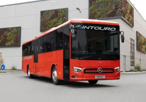 Mercedes-Benz eIntouro: Αυτό είναι το πρώτο ηλεκτρικό υπεραστικό λεωφορείο
