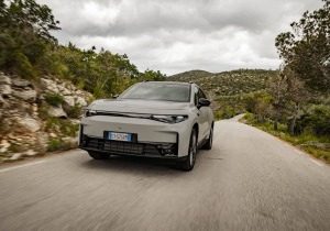 Το Leapmotor C10 AWD κάνει ντεμπούτο