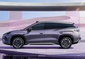 Πρώτες εικόνες από το εσωτερικό του νέου BYD Song Ultra EV
