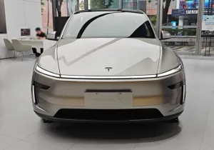 Tesla Model YL: Το νέο εξαθέσιο SUV που διχάζει