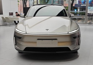 Tesla Model YL: Το νέο εξαθέσιο SUV που διχάζει