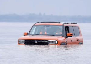 Το Jetour Zonghing G700 της Chery γίνεται το πρώτο SUV που διασχίζει ποταμό πλάτους 1,2 Km [video]