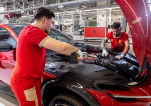 Ferrari: Θα διαθέτει μπαταρίες με ετήσια συνδρομή