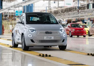 Η μειωμένη ζήτηση ανάγκασε την παραγωγή του Fiat 500e να διακοπεί ξανά