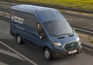 Το Ford E-Transit με μεγαλύτερη μπαταρία διαθέσιμο για παραγγελία από €64.590