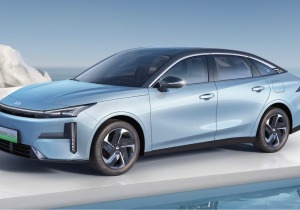 Ντεμπούτο για το Geely Galaxy L6 EM-i με αντίπαλο το BYD Qin L