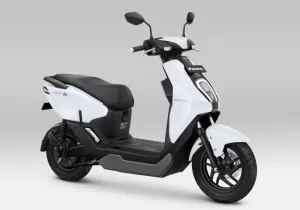 Η Honda λανσάρει το φθηνότερο ηλεκτρικό σκούτερ που μπορούν να οδηγήσουν και 16χρονοι!