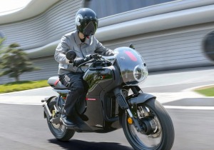 Η Honda ταράζει τα νερά: Η πρώτη της ηλεκτρική μοτοσικλέτα είναι γεγονός με τιμή έκπληξη!
