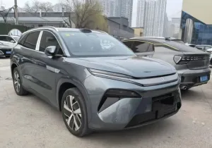 BYD – Το 7θέσιο premium Tang L έρχεται με 1.101 PS