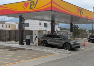Porsche Cayenne Turbo EV: Η πιο ισχυρή Porsche που υπήρξε ποτέ… είναι SUV [video]