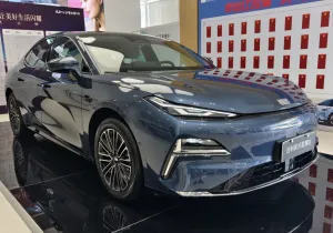 Geely Galaxy Starshine 8: Το νέο PHEV sedan με αυτονομία 1.600 χλμ